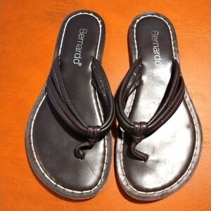 Bernardo Brown Sandals Minimalist Design